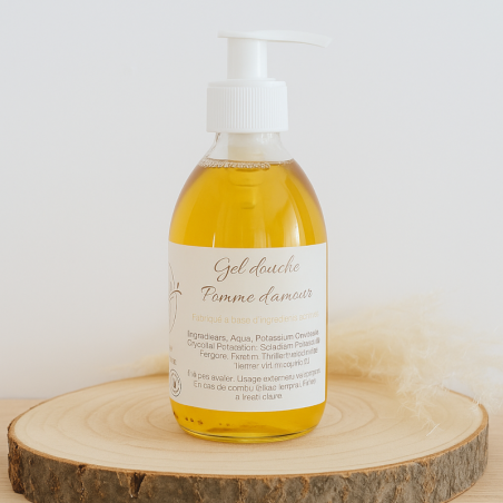 Savon liquide artisanal à l'huile d'olive parfumé avec un isolat naturel de pomme sucrée - peau douce - peau sensible